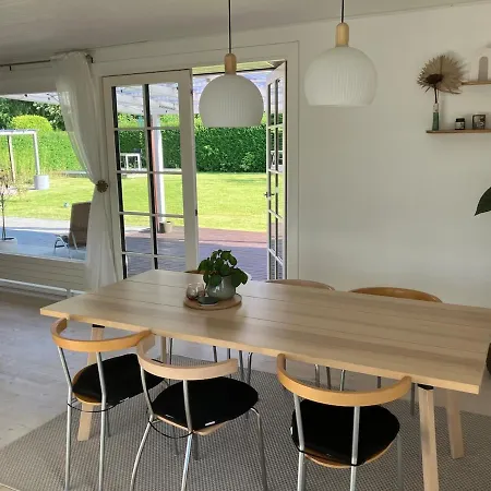 House Close To Center, And Great Northern Willa *